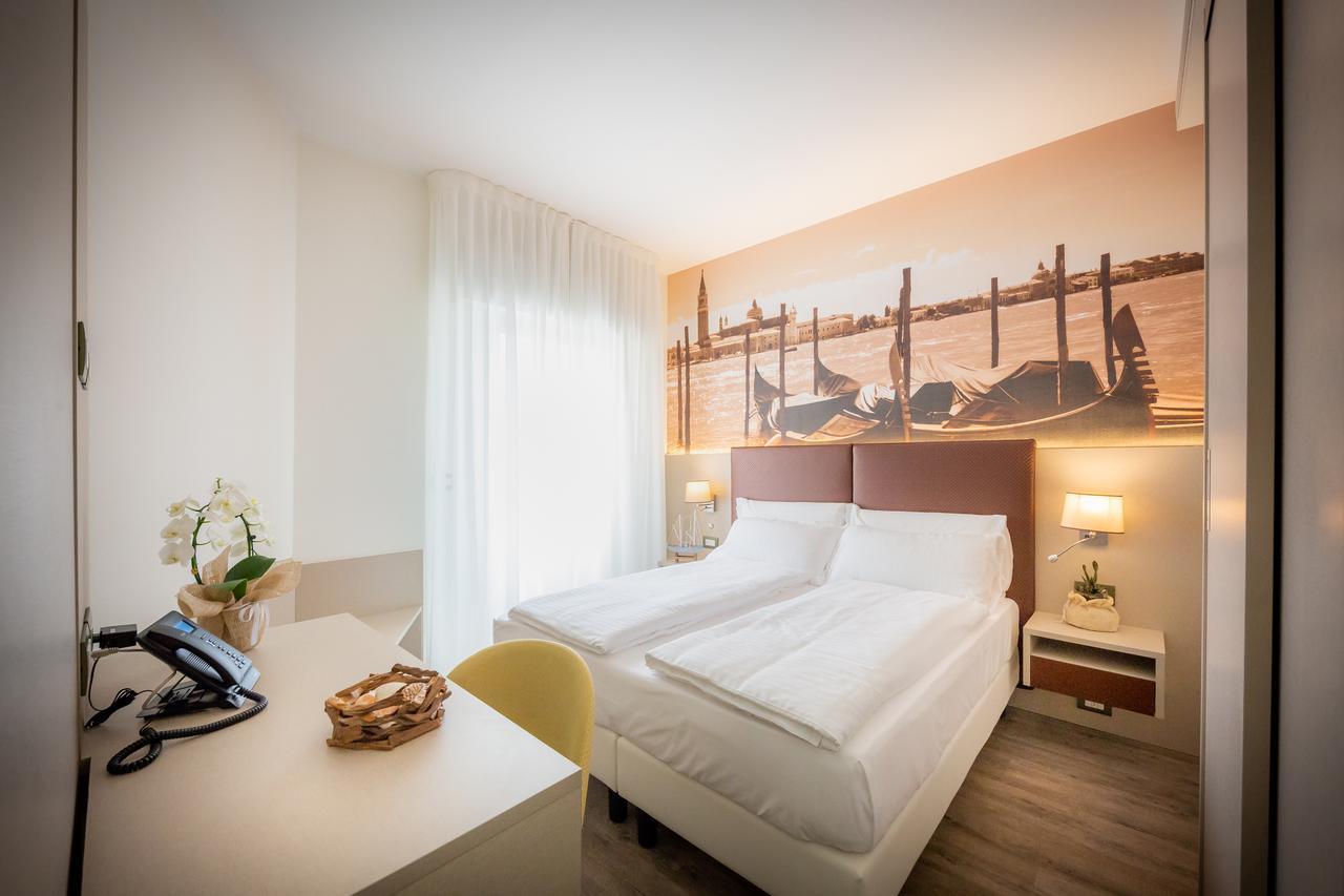 Hotel Casa Costiera Каорле Екстер'єр фото