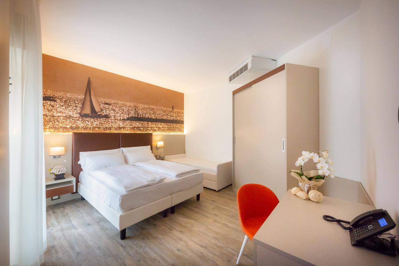 Hotel Casa Costiera Каорле Екстер'єр фото